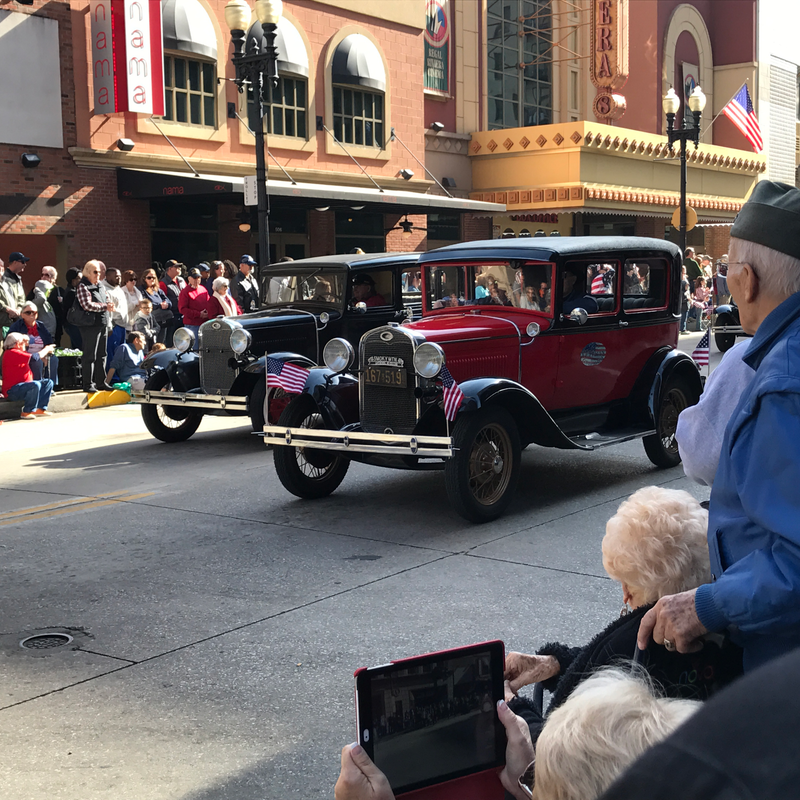Illustration for article titled Knoxville Veterans Day Parade 2016- Cars Edition (Thank You Vets!)
